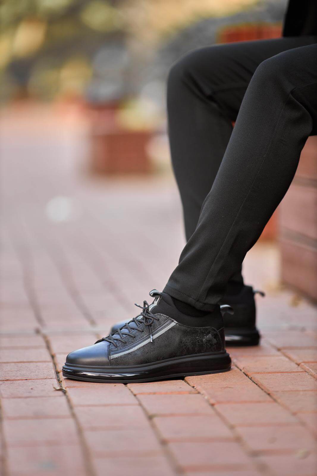 Monvero Black Genuine Leather Air-Cushion Sneakers