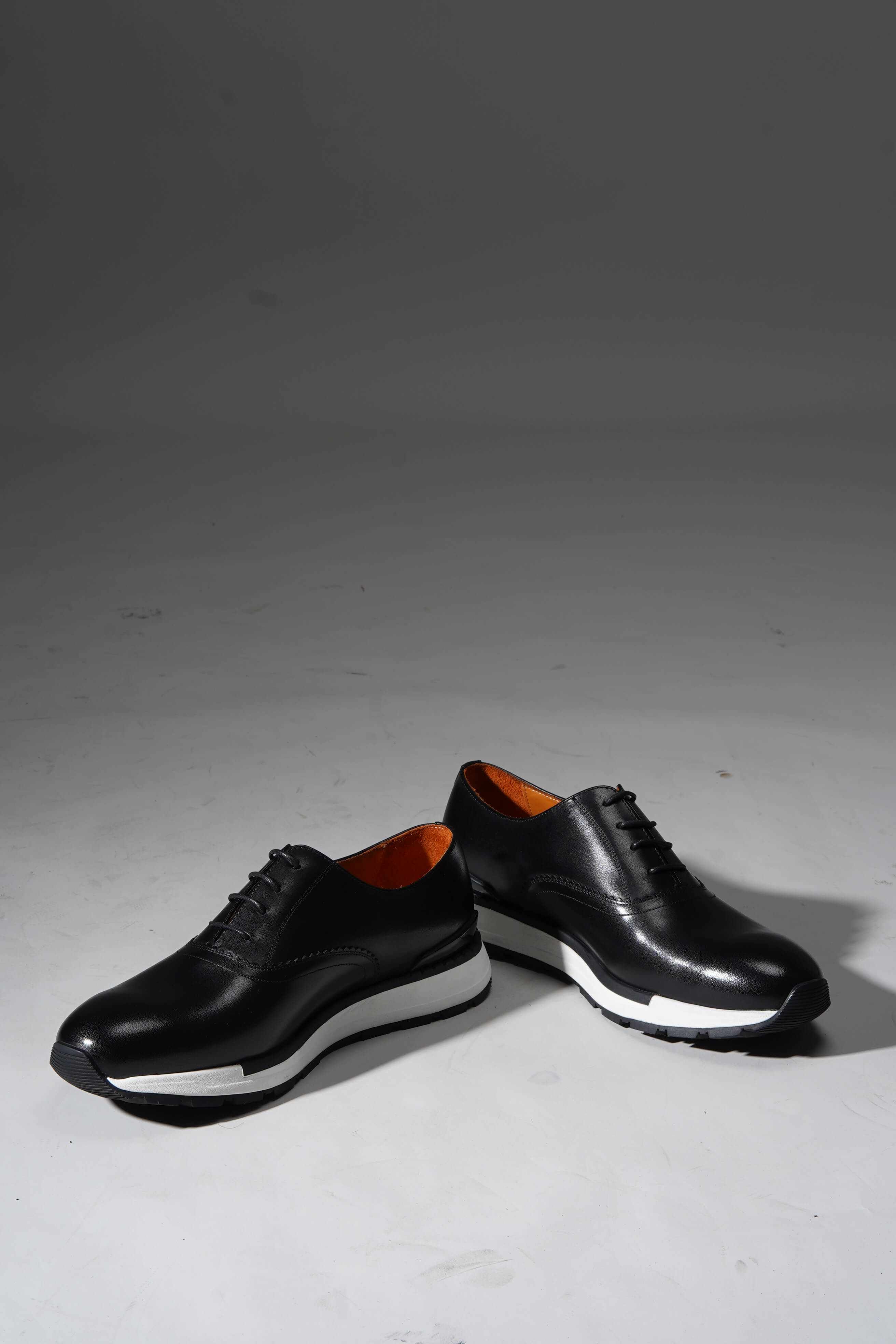 Monvero Men’s Black Leather Luxury Sneakers