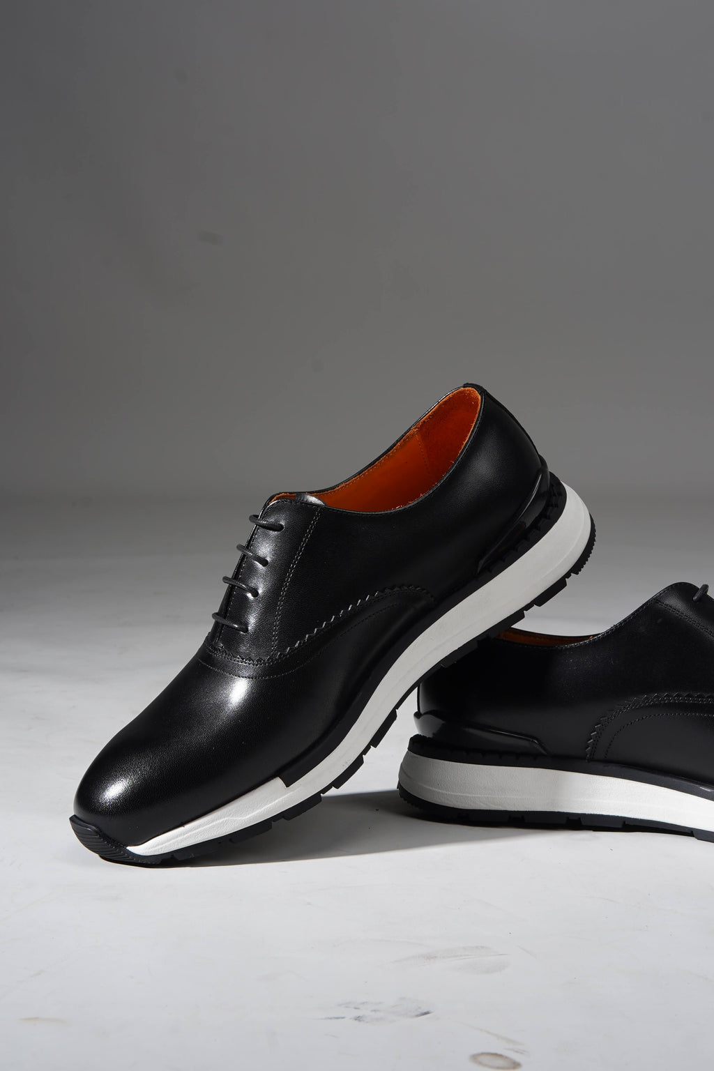 Monvero Men’s Black Leather Luxury Sneakers