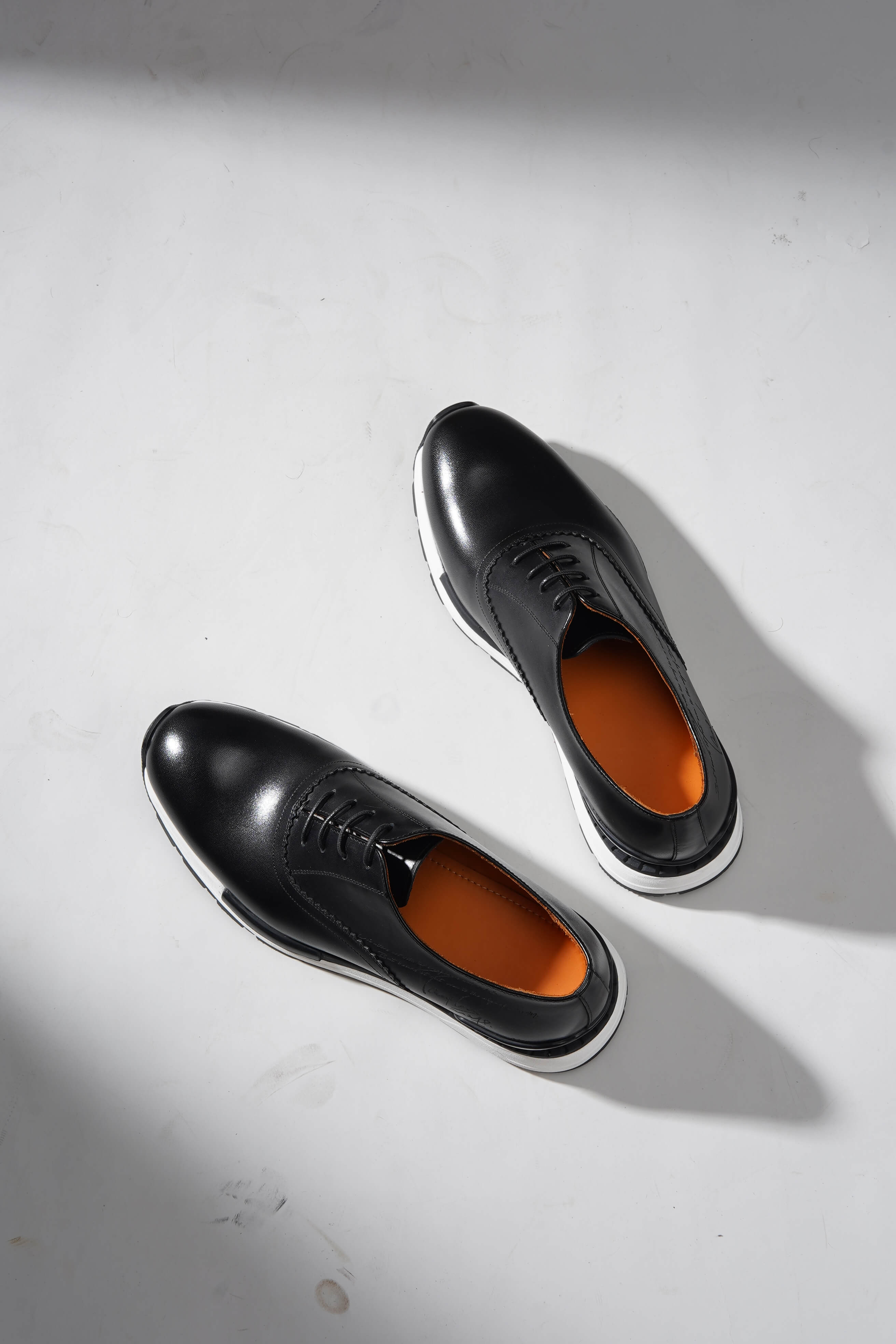 Monvero Men’s Black Leather Luxury Sneakers