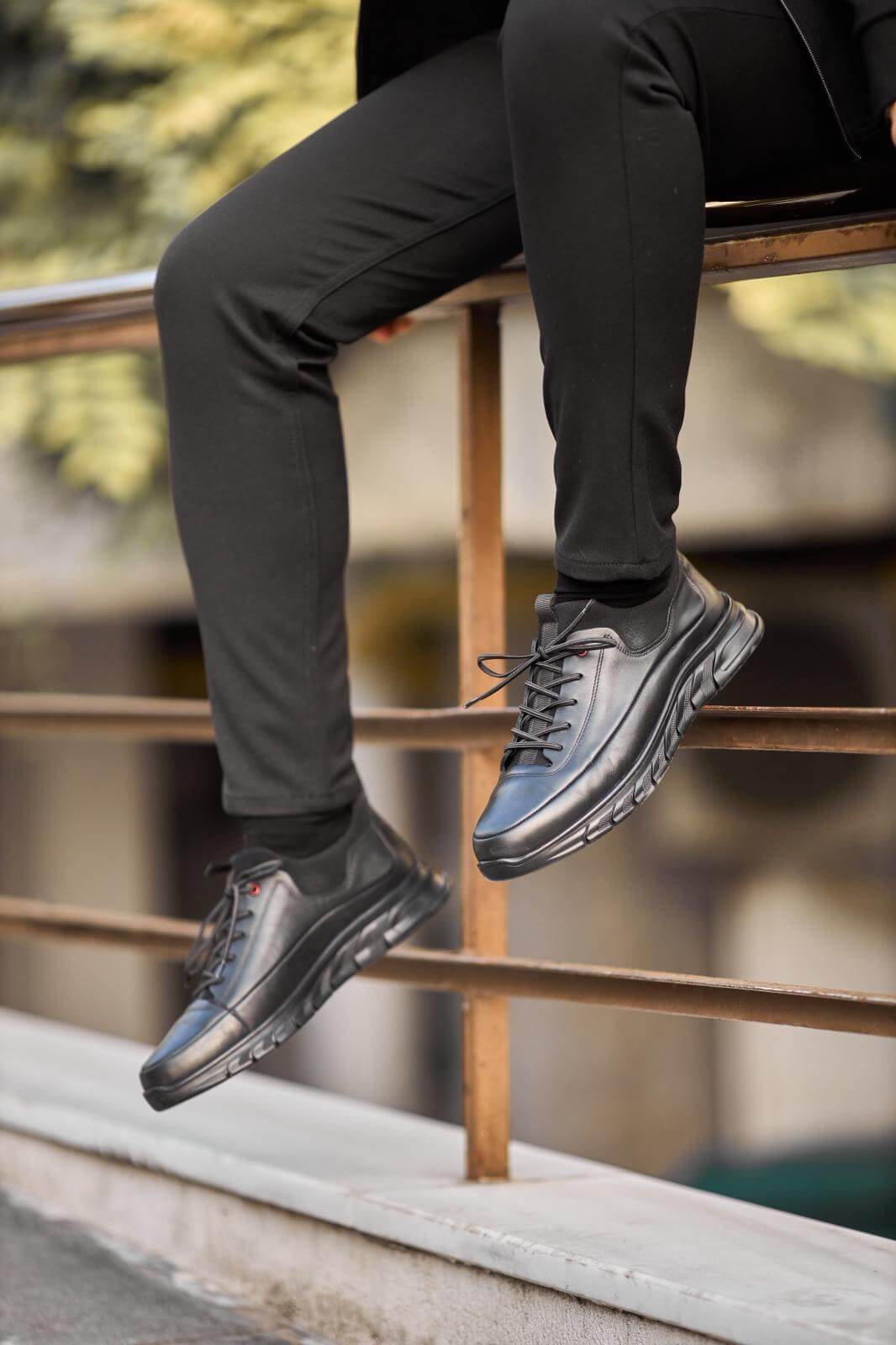 Monvero Black Leather Performance Runner Sneakers